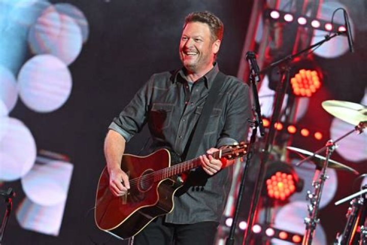 Fans Think Miranda Lambert Threw Some Low-Key Shade Blake Shelton’s Way at the CMAs