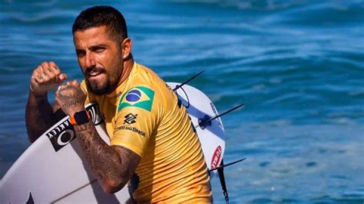 Filipe Toledo (Surfer) - Age, Birthday, Bio, Facts, Family, Net Worth, Height & More