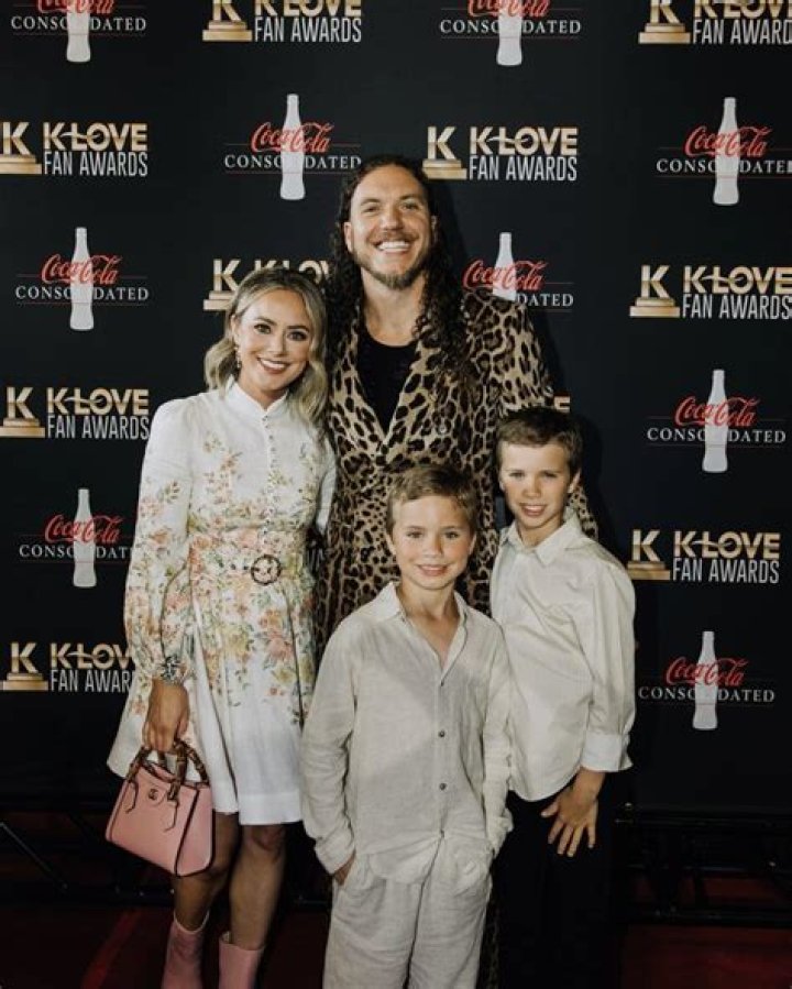 Franni Rae Cash (Gospel Singer) - Age, Birthday, Bio, Facts, Family, Net Worth, Height & More