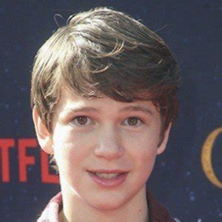 Gabriel Bateman (TV Actor) - Age, Birthday, Bio, Facts, Family, Net Worth, Height & More