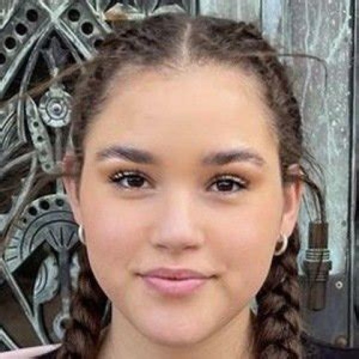 Gracie Haschak (Dancer) - Age, Birthday, Bio, Facts, Family, Net Worth, Height & More