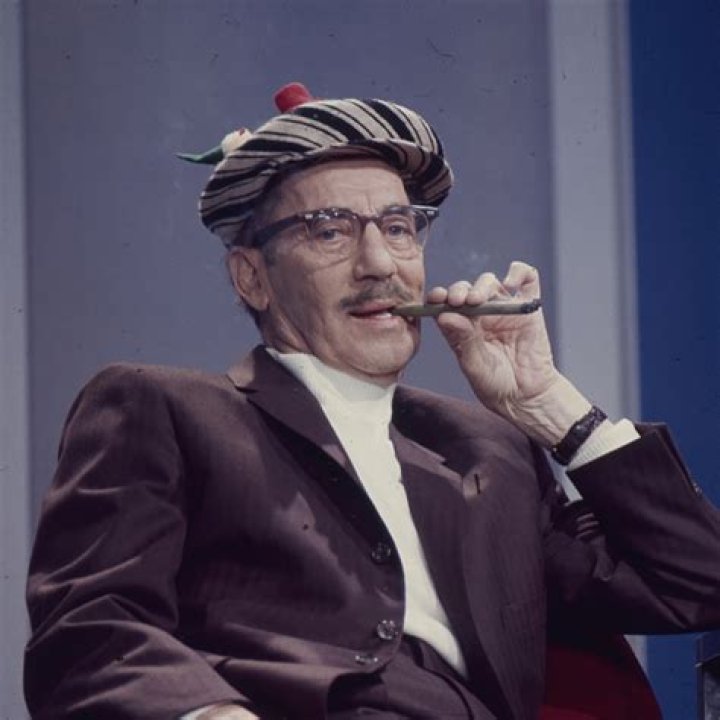 Groucho Marx Biography, Age, Height, Wife, Net Worth, Family
