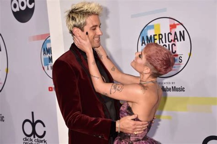 Halsey Gives Hint That G-Eazy Cheated On Her