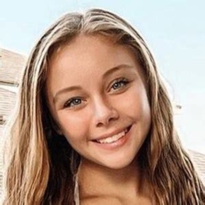 Hannah Kenerly (Dancer) - Age, Birthday, Bio, Facts, Family, Net Worth, Height & More