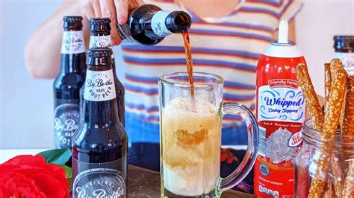 Hot Right Now!ALDI Summer Sips: Grown-Up Root Beer Float