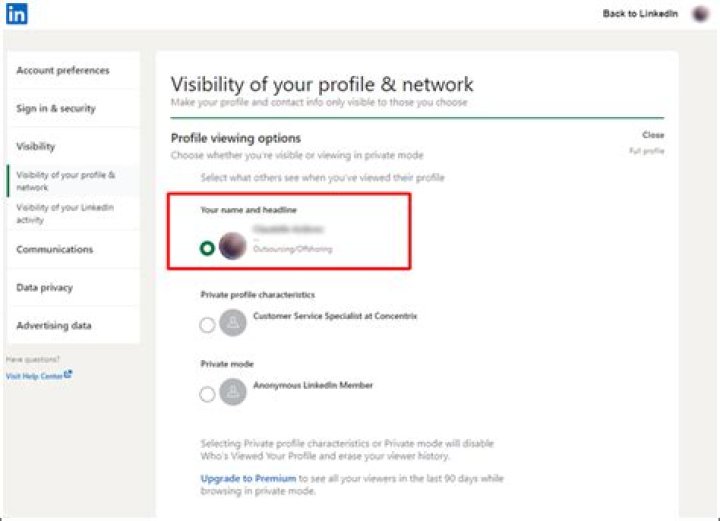 How can you tell if someone is online on Facebook if you are invisible?