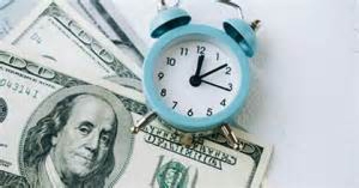 How many days late can you be on a credit card payment?