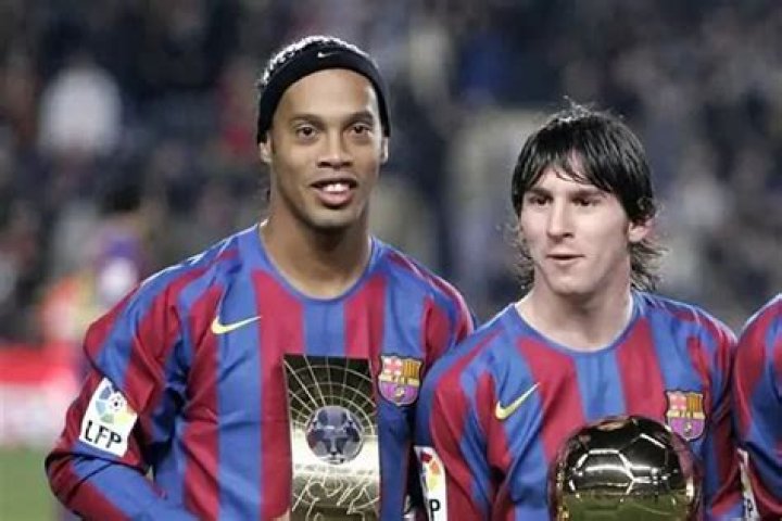 How much did Barcelona pay Ronaldinho?
