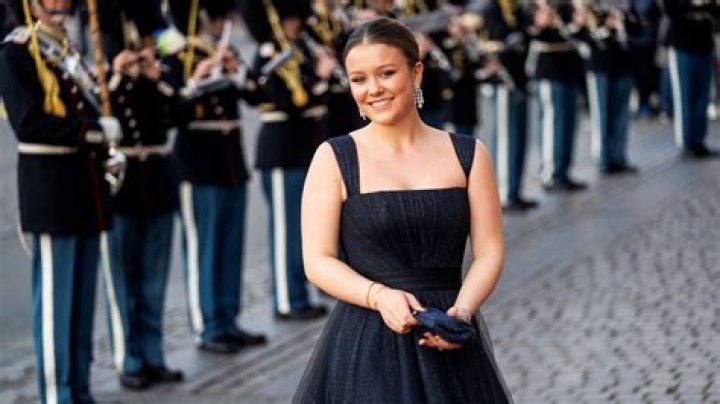 How old is Isabella’s boyfriend in Encanto?