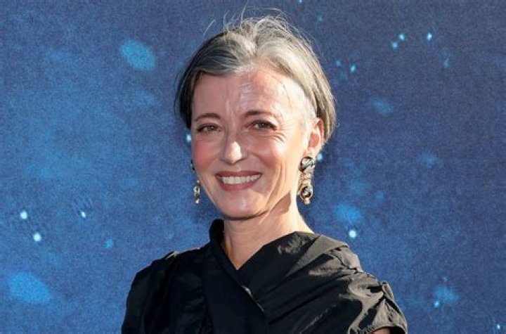 How old was Mia Wasikowska in In Treatment?