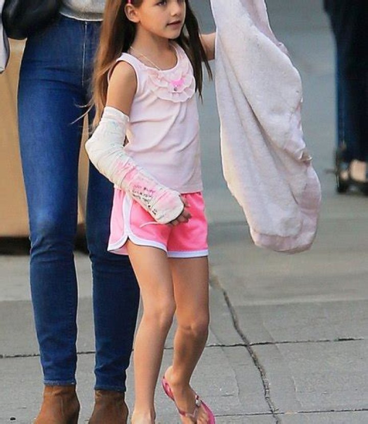 How Suri Cruise Broke Her Arm