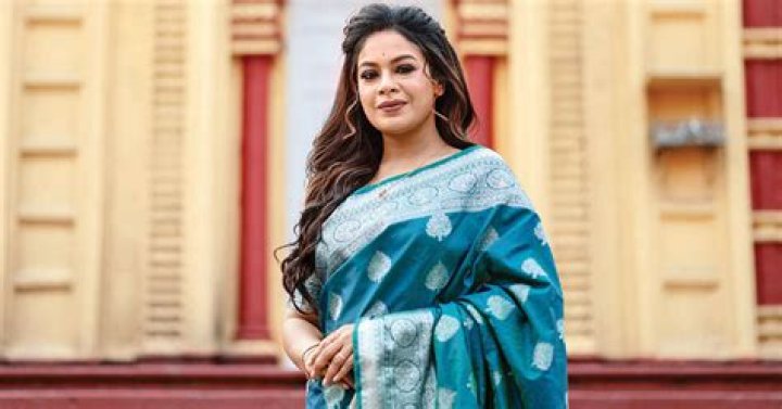 Iman Chakraborty (Pop Singer) - Age, Birthday, Bio, Facts, Family, Net Worth, Height & More