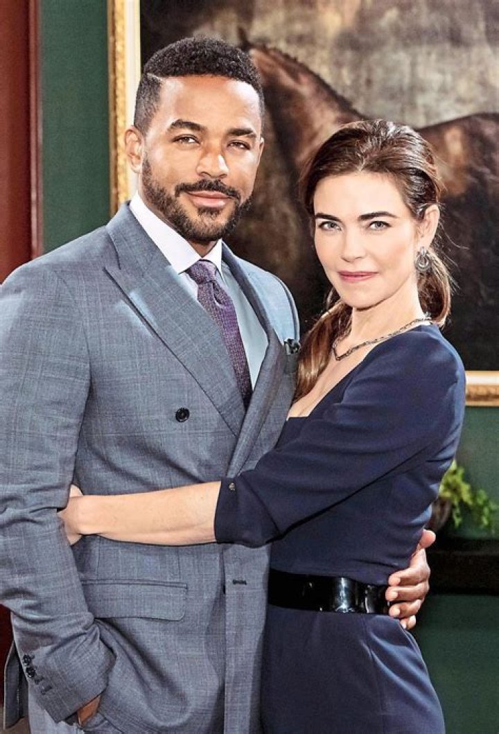 Is Amelia Henley still married?