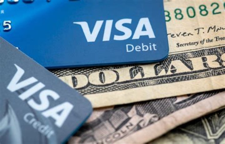 Is it better to use cash or credit cards Why?