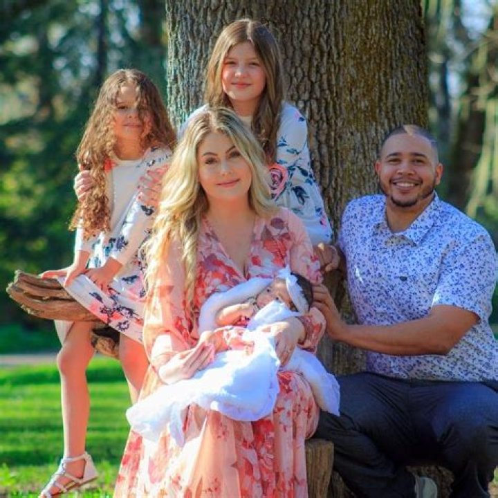 Is Mark Wormans daughter married?