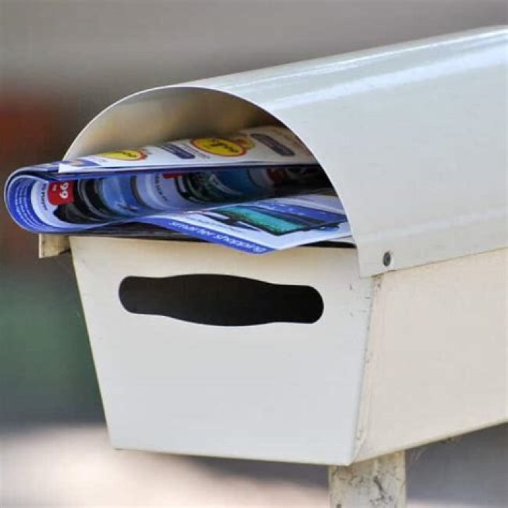 Is putting notes in mailboxes illegal?