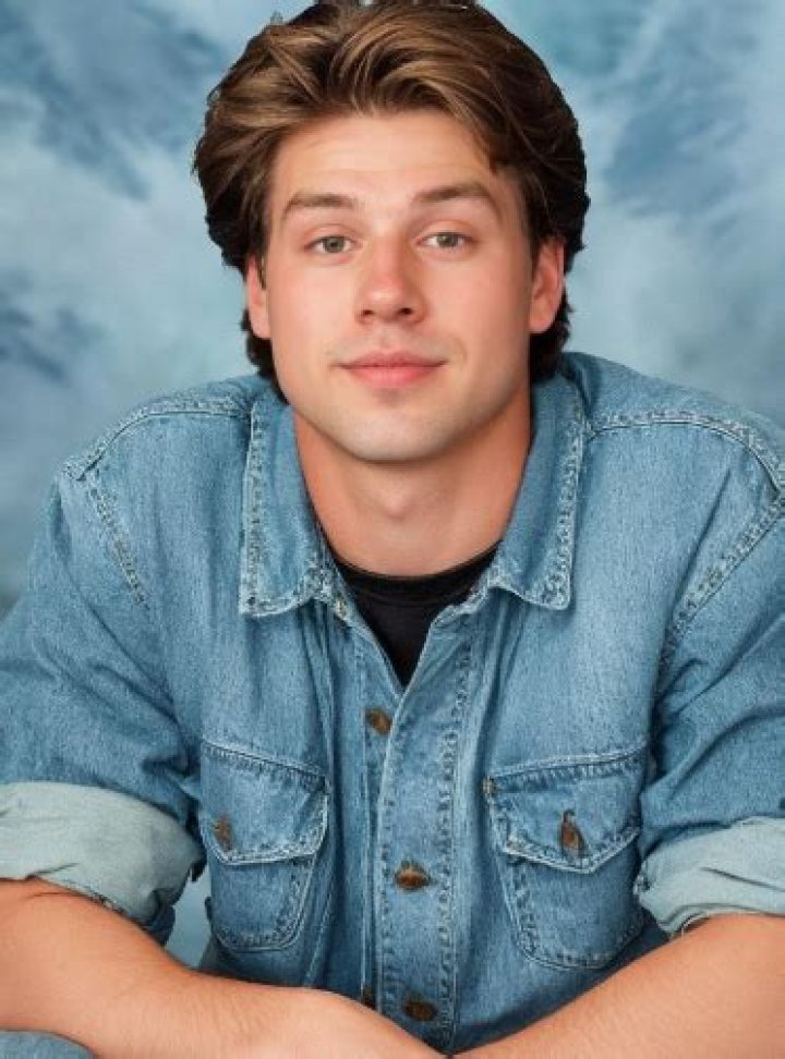 Jake Sherbrooke (YouTube Star) - Age, Birthday, Bio, Facts, Family, Net Worth, Height & More