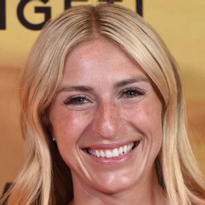 Jasmine Roth (TV Show Host) - Age, Birthday, Bio, Facts, Family, Net Worth, Height & More