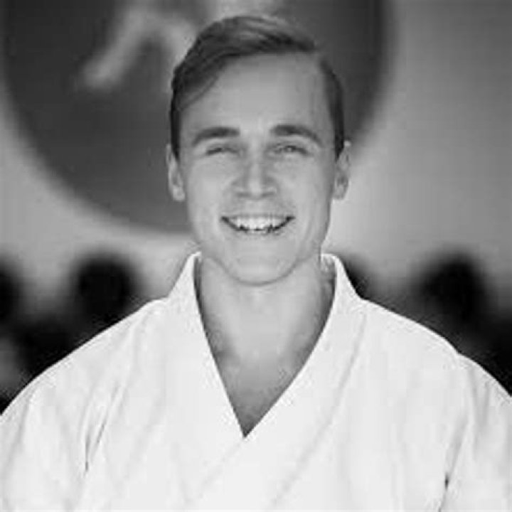 Jesse Enkamp (YouTube Star) - Age, Birthday, Bio, Facts, Family, Net Worth, Height & More