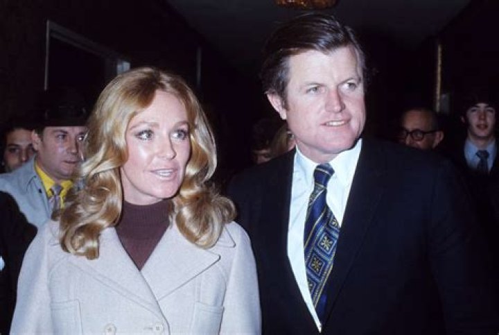 Joan Bennett Kennedy (Family Member) - Yaş, Doğum Günü, Biyo, Gerçekler, Aile, Net Değer, Boy ve Daha Fazlası