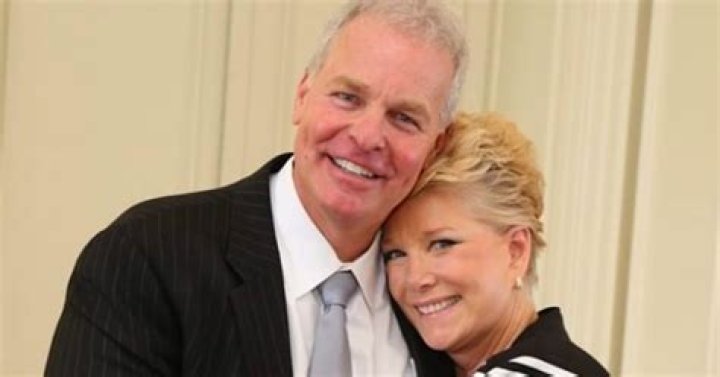 Joan Lunden Biography, Age, Height, Husband, Net Worth, Family