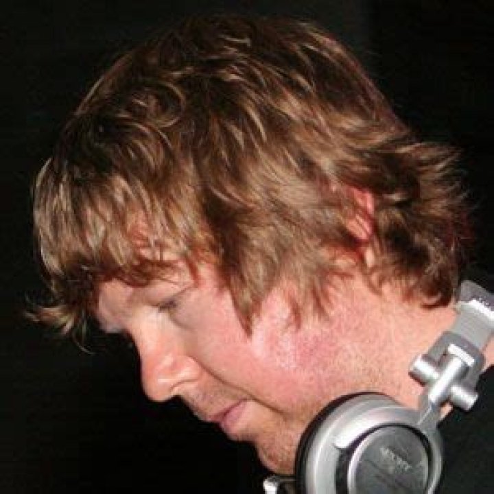 John Digweed (DJ) - Age, Birthday, Bio, Facts, Family, Net Worth, Height & More