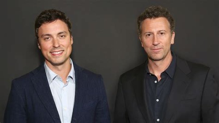 John Francis Daley (TV Actor) - Age, Birthday, Bio, Facts, Family, Net Worth, Height & More
