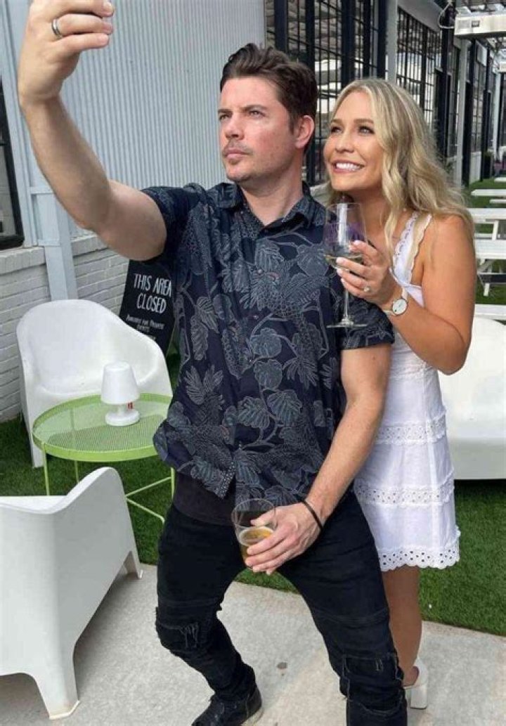 Josh Henderson Biography, Age, Height, Wife, Net Worth, Family