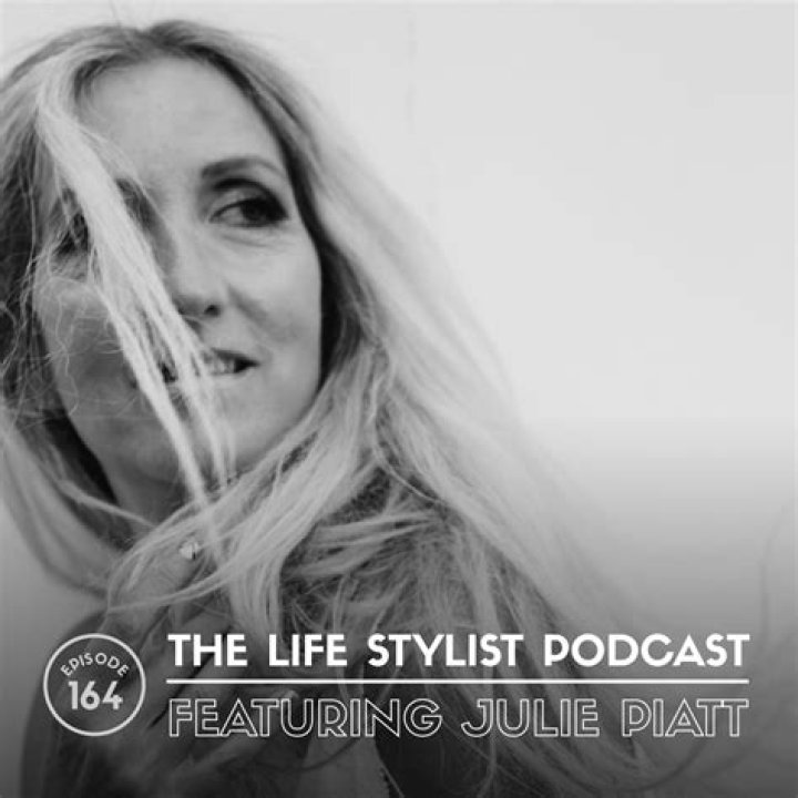 Julie Piatt (Self-Help Author) - Age, Birthday, Bio, Facts, Family, Net Worth, Height & More