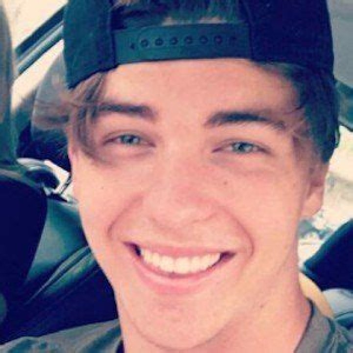 Justin Burke (Instagram Star) - Age, Birthday, Bio, Facts, Family, Net Worth, Height & More