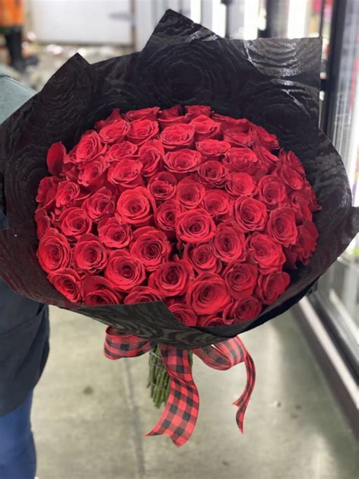 Kanye West Gifts Bianca Censori Gorgeous Red Rose Bouquets For Valentine's Day