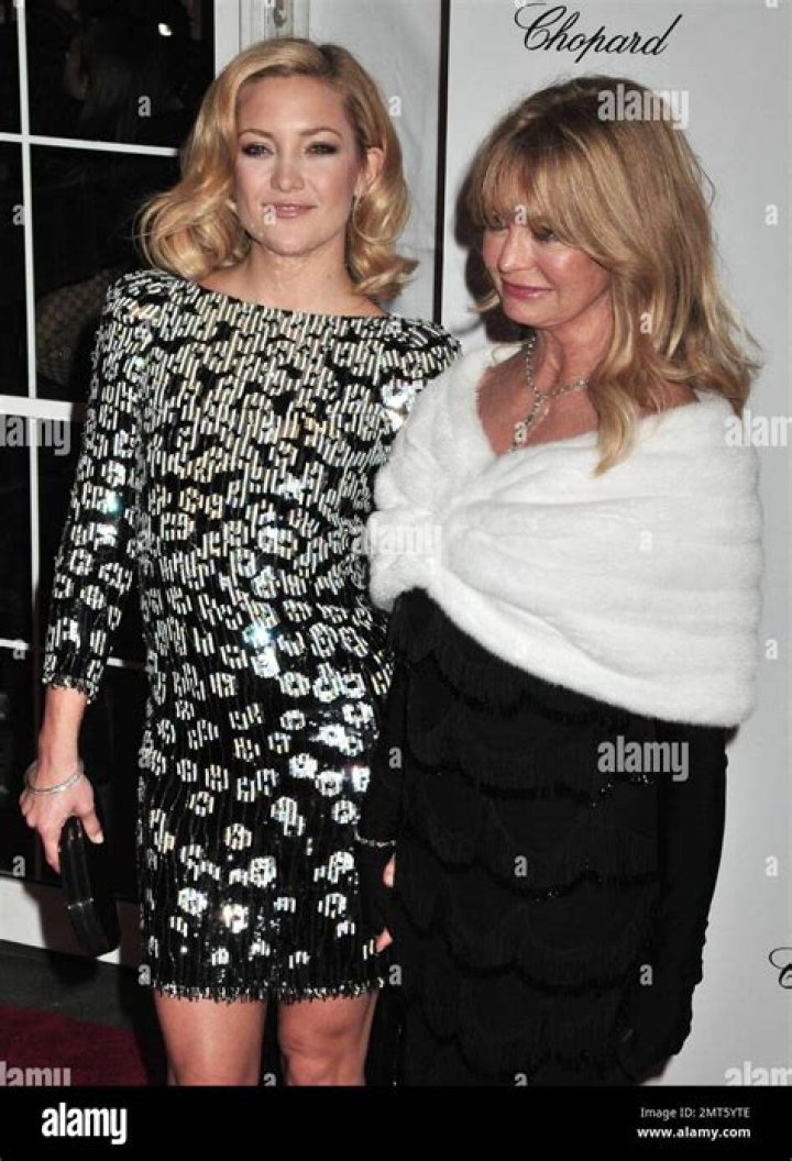 Kate Hudson’s Estranged Dad: She’s a Cheat Just Like Her Mother, Goldie Hawn!