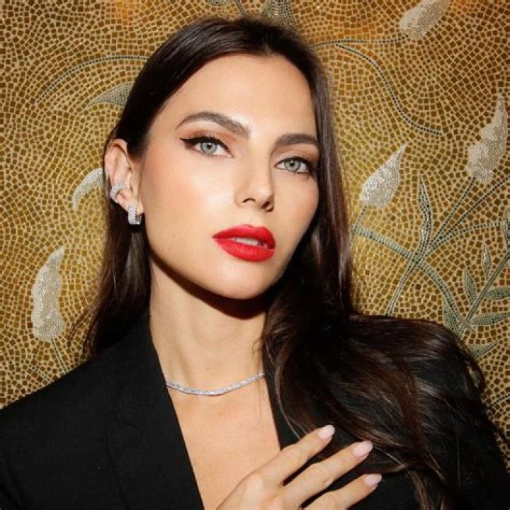 Kelly Piquet (Blogger) - Age, Birthday, Bio, Facts, Family, Net Worth, Height & More