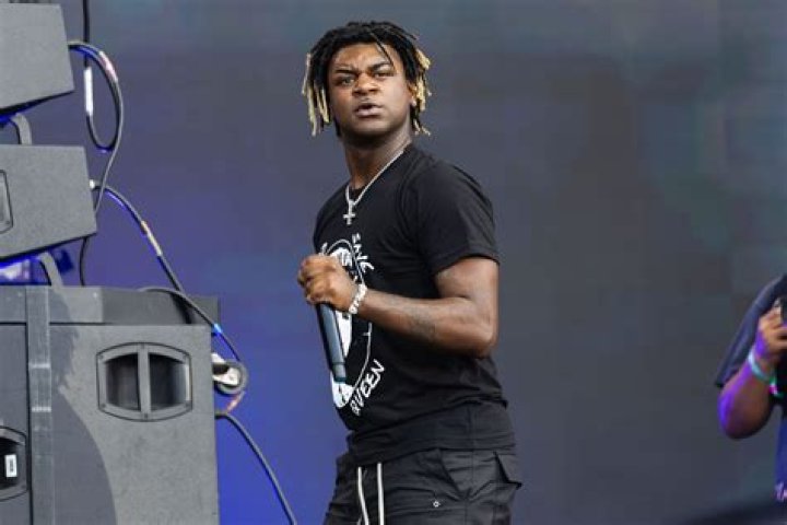 Ken Carson Fan Chucks Bible At Him During Concert: Watch