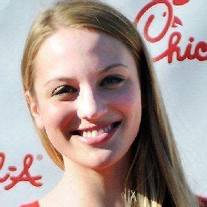 Kirby Bliss Blanton (Movie Actress) - Age, Birthday, Bio, Facts, Family, Net Worth, Height & More