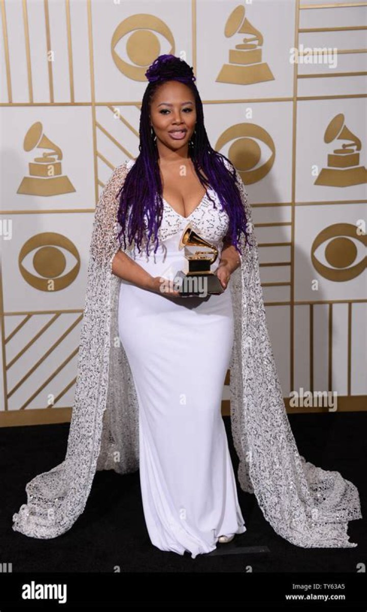 Lalah Hathaway (R&B Singer) - Age, Birthday, Bio, Facts, Family, Net Worth, Height & More