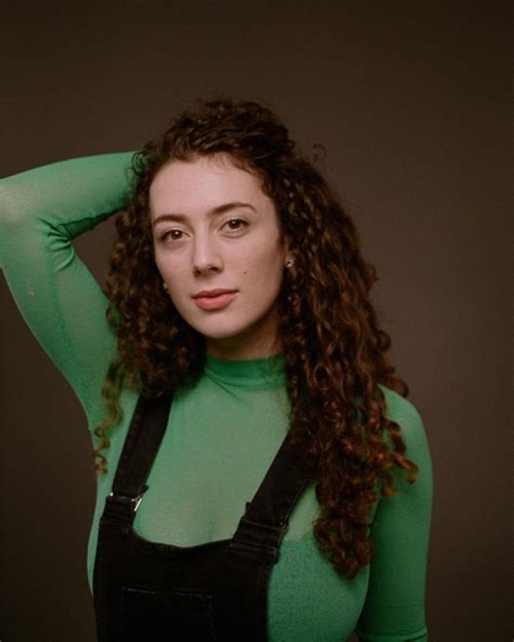 Leila Lowfire (Model) - Age, Birthday, Bio, Facts, Family, Net Worth, Height & More