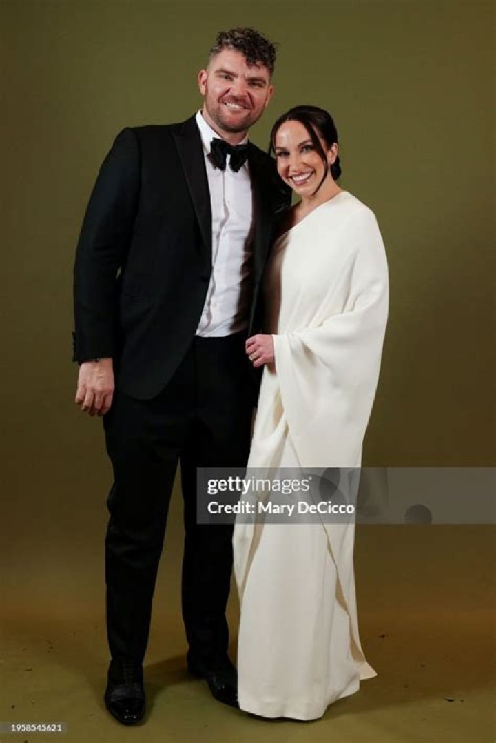 Liam Hendriks Biography, Age, Height, Wife, Net Worth, Family