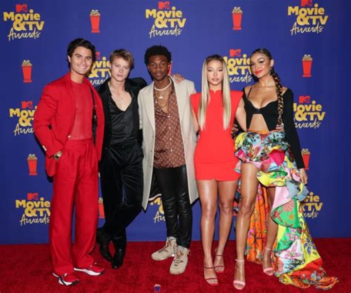 Living Like Kooks! The ‘Outer Banks’ Stars Have Pretty Major Net Worths