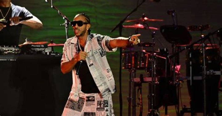 Ludacris Works Out On A Yacht, Shows Off Pull-Up Skills