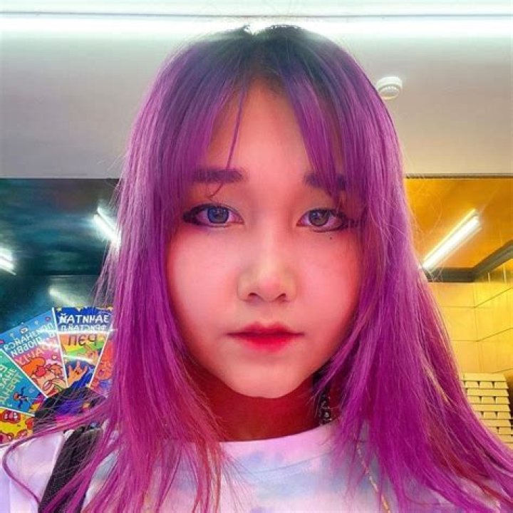 Luna Bloom (TikTok Star) - Age, Birthday, Bio, Facts, Family, Net Worth, Height & More