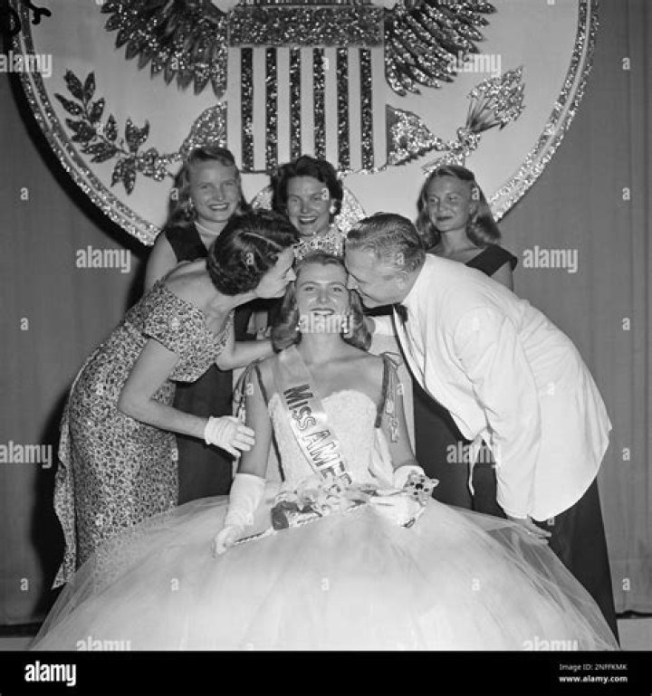 Marilyn Van Derbur Biography, Age, Height, Husband, Net Worth, Family