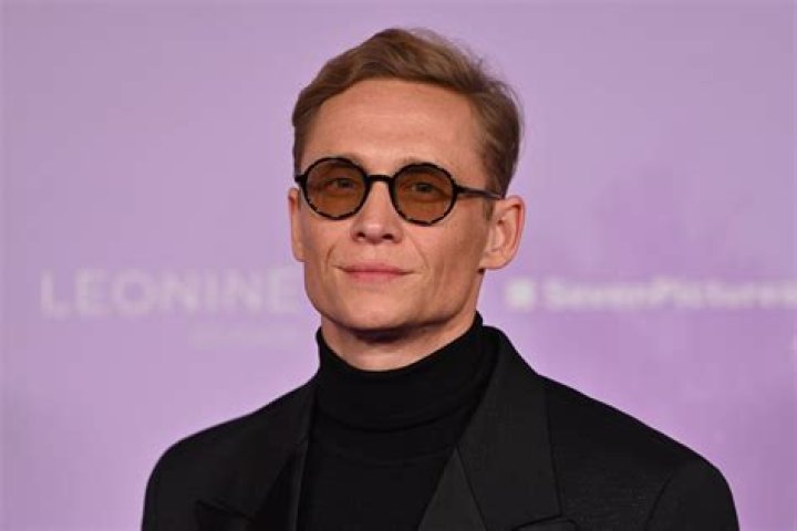 Matthias Schweighöfer Bio, Wiki, Age, Height, Family, Wife, Movies, Awards and Net Worth.