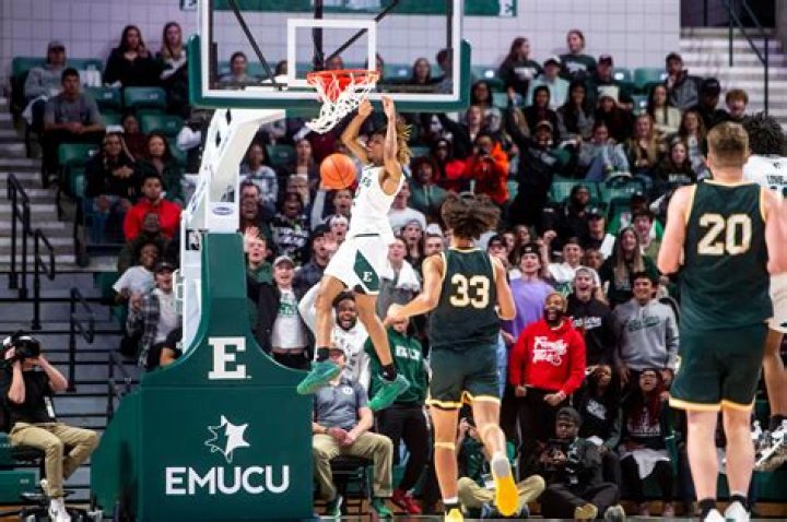 Meet The Basketball Player Noah Farrakhan On Instagram – His Details Explored