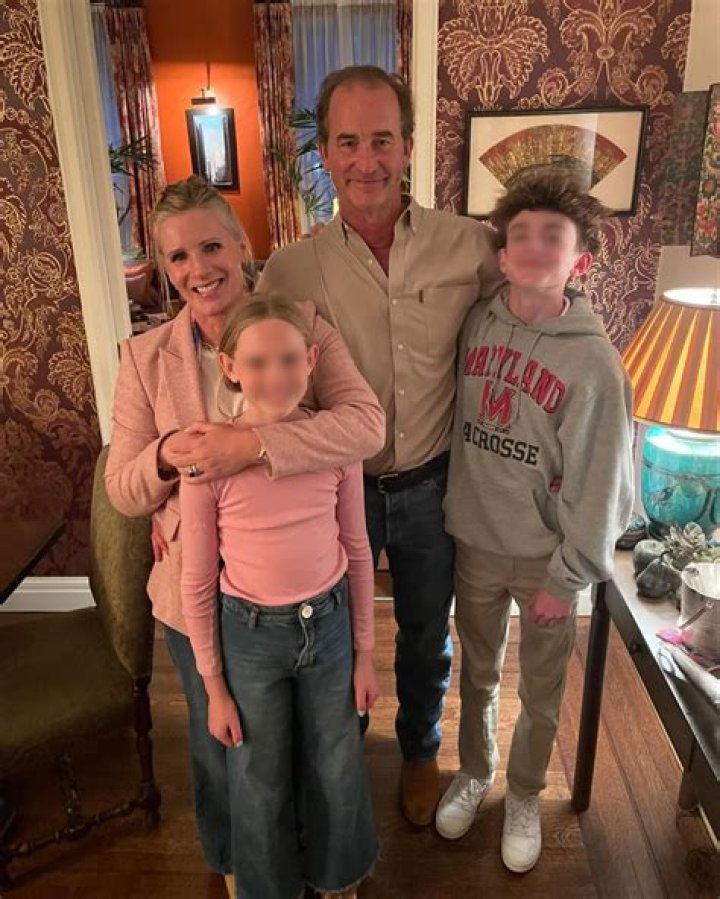 Meg Cabot (Young Adult Author) - Age, Birthday, Bio, Facts, Family, Net Worth, Height & More