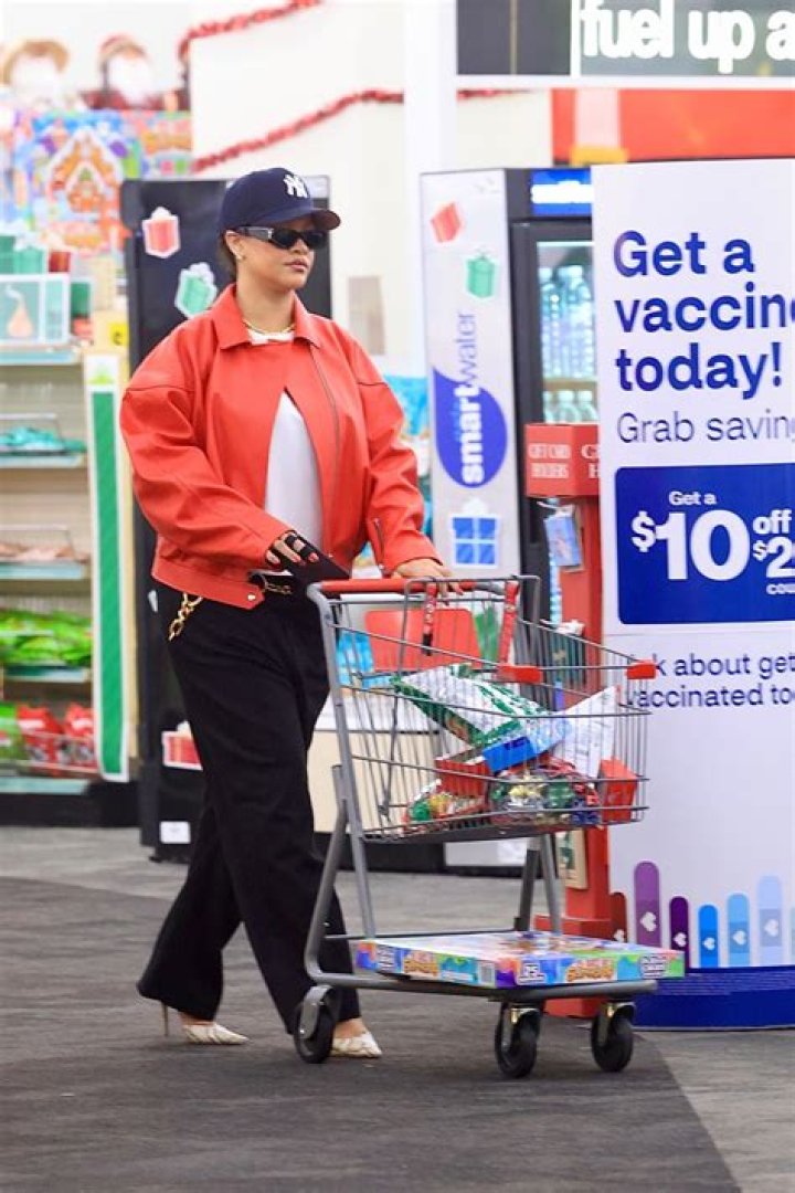 Meghan Markle Spotted Shopping at High-End Kids’ Store in NYC Ahead of Her Due Date