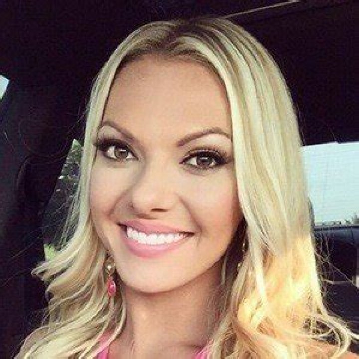 Michelle Dalton (Instagram Star) - Age, Birthday, Bio, Facts, Family, Net Worth, Height & More