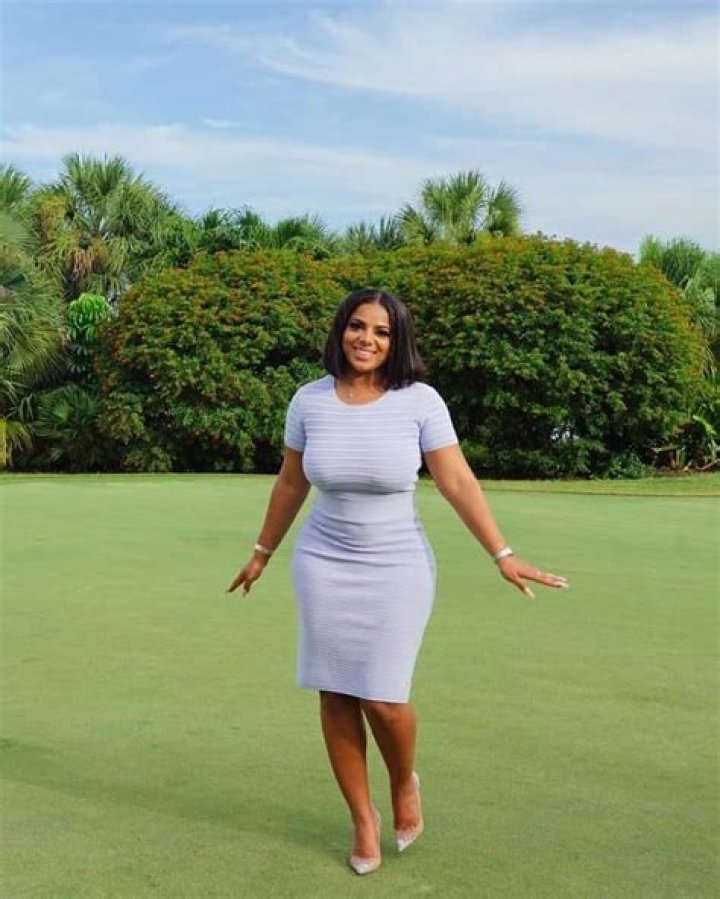 Mikayla Saravia (KKVSH) Age, Height, Weight, Biography, Measurements, Boyfriend, Tongue, Net Worth, Family, Facts