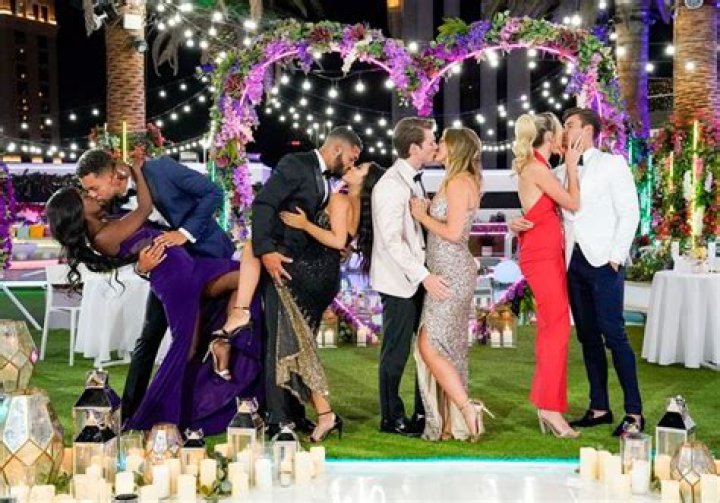 Moira Tumas (Reality Star) - Age, Birthday, Bio, Facts, Family, Net Worth, Height & More