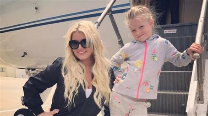 Mommy Shamers Go In on Jessica Simpson for Letting Her Daughter Maxi, 5, Wear Makeup